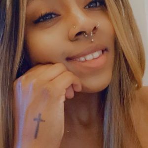 Meet your Posher, Nadira